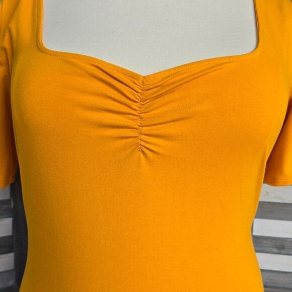 Women's Slim Fit Cinched Short Sleeve Sweetheart Neck Top | Ava & Viv | 4X - Picture 3 of 12